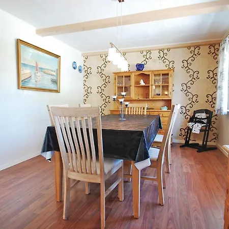 Feriehus Three-bedroom Holiday With A Patio 01 Bagenkop