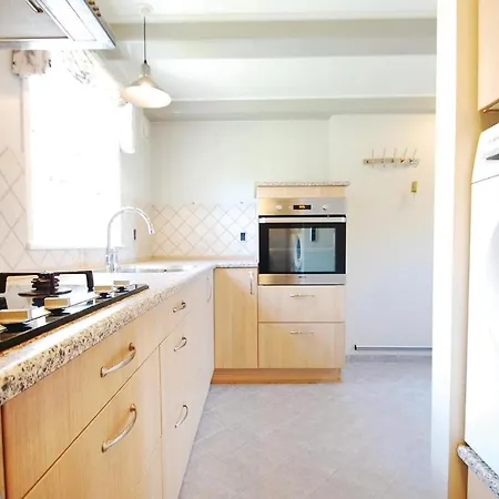 Three-bedroom Holiday With A Patio 01 Feriehus
